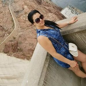 Meet your Posher, Dina